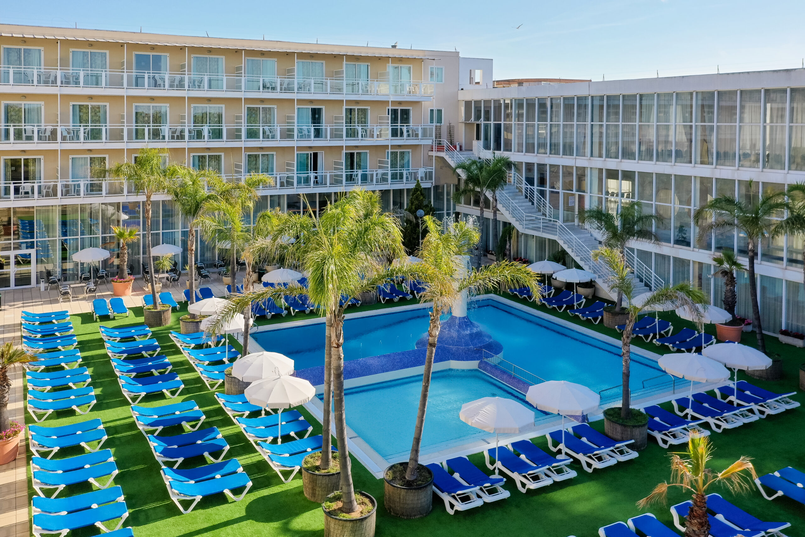 pool-and-terrace---htop-platja-park_52631047463_o