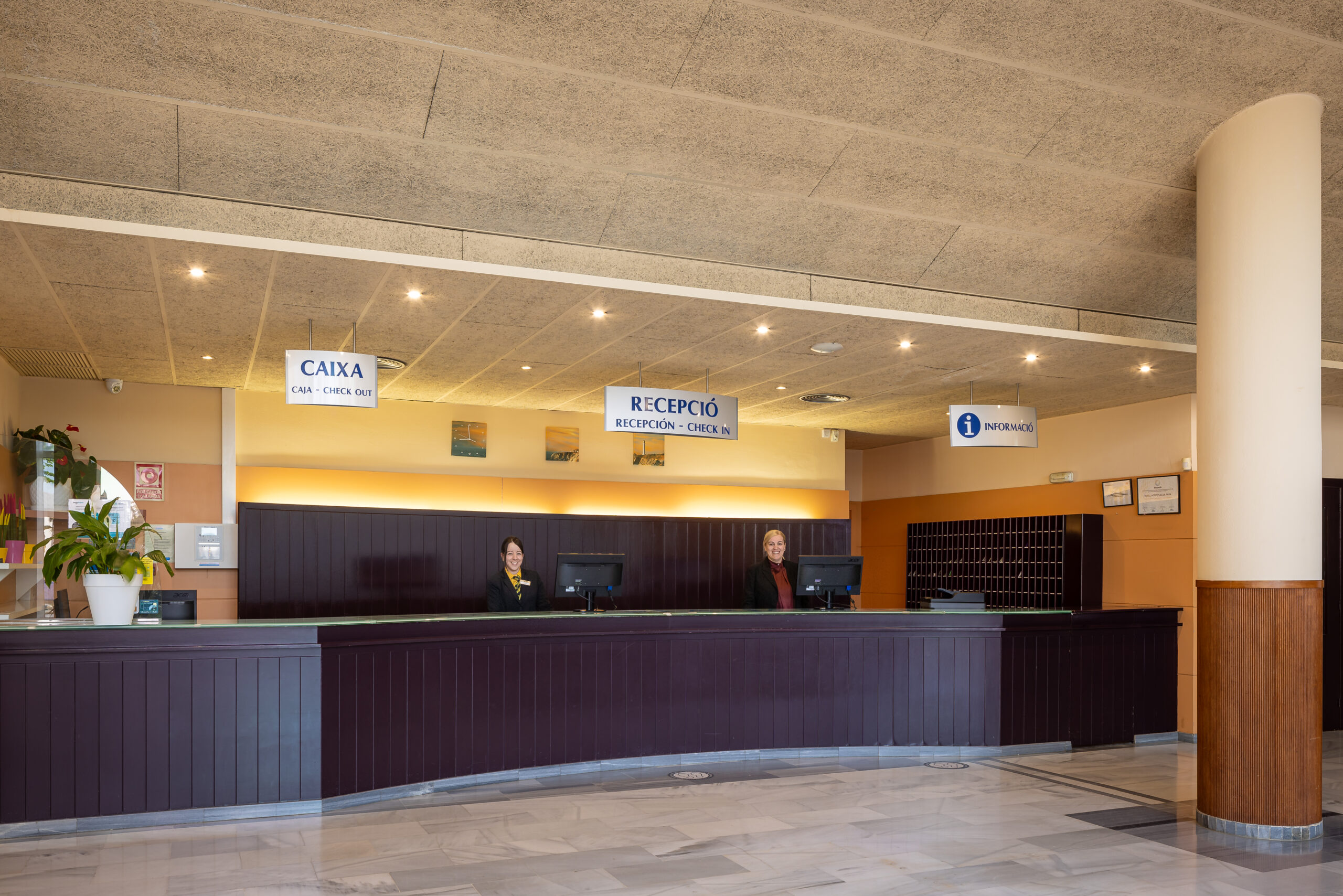 reception---htop-platja-park_52886165669_o