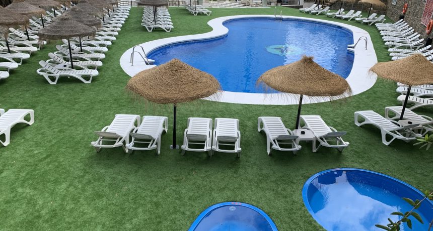 PISCINA