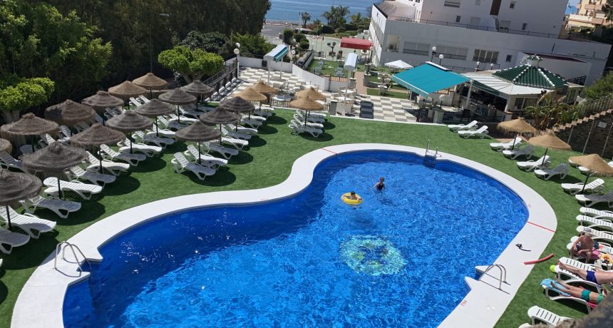 PISCINA1